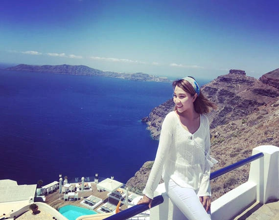 kinh-nghiem-di-santorini-sang-chanh-nhu-ngoc-trinh-ivivu-16