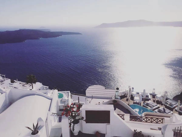 kinh-nghiem-di-santorini-sang-chanh-nhu-ngoc-trinh-ivivu-18