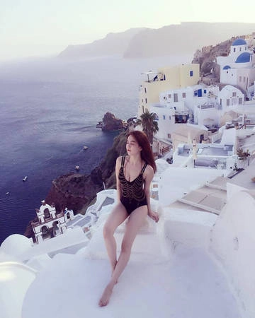 kinh-nghiem-di-santorini-sang-chanh-nhu-ngoc-trinh-ivivu-5