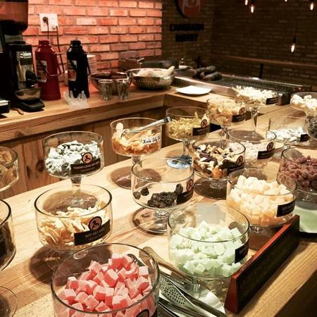 Buffet hoa quả sấy dẻo, trà, kem chỉ với 39.000 đồng. Buffet hoa quả sấy dẻo, trà, kem chỉ với 39.000 đồng.