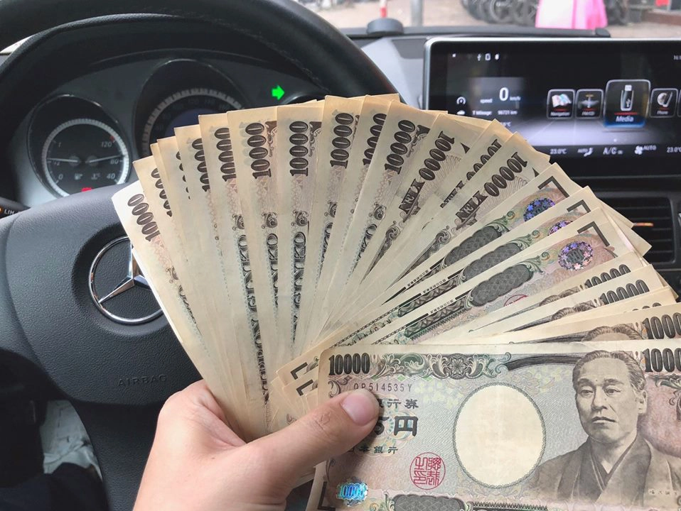 Đổi tiền ở Việt Nam, tỉ giá JPY/VND~210 Đổi tiền ở Việt Nam, tỉ giá JPY/VND~210