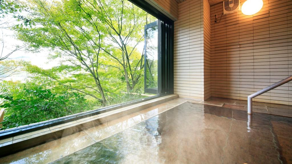 Bên trong phòng tắm onsen tại khách sạn Yutorelo-an ANNEX. Bên trong phòng tắm onsen tại khách sạn Yutorelo-an ANNEX.