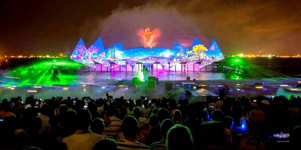 Show “Wings of Time' rực rỡ sắc màu.Ảnh: planetrovers Show “Wings of Time' rực rỡ sắc màu.Ảnh: planetrovers
