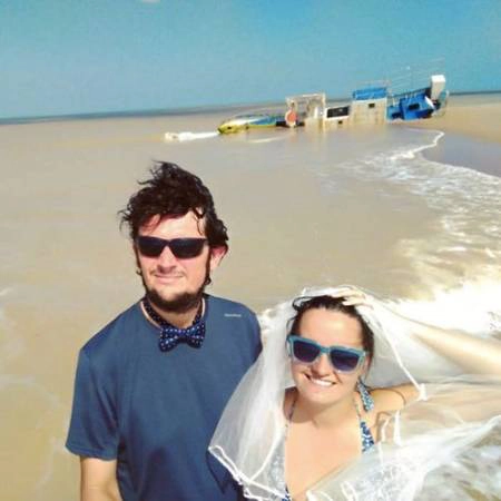 Hai người làm lễ thành hôn vào tháng 9/2015, Bartek nghỉ việc còn Karolina làm một nhà báo tự do. Hai tháng sau đó đôi vợ chồng mới cưới tạm biệt bạn bè, gia đình, đóng gói hành lý và lên đường tới Panama. Hai người làm lễ thành hôn vào tháng 9/2015, Bartek nghỉ việc còn Karolina làm một nhà báo tự do. Hai tháng sau đó đôi vợ chồng mới cưới tạm biệt bạn bè, gia đình, đóng gói hành lý và lên đường tới Panama.