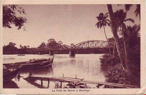 Cầu được thiết kế bởi kiến trúc sư nổi Gustave Eiffel người Pháp, cũng chính là người đã thiết kế tháp Eiffel nổi tiếng tại thủ đô Paris hiện nay. Ảnh: Tư Liệu. Cầu được thiết kế bởi kiến trúc sư nổi Gustave Eiffel người Pháp, cũng chính là người đã thiết kế tháp Eiffel nổi tiếng tại thủ đô Paris hiện nay. Ảnh: Tư Liệu.