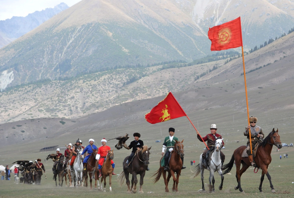 Cưỡi ngựa truyền thống ở Kyrgyzstan. Ảnh: baltimoresun.com