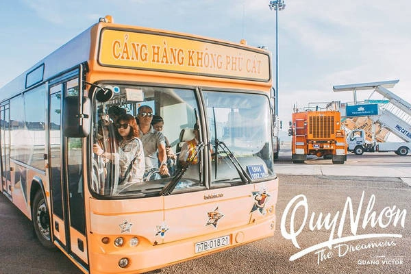 Tôi chọn thành phố biển Quy Nhơn là điểm đến cho chuyến du lịch hè của mình, bởi theo tôi tìm hiểu đây là một điểm đến tuyệt vời với những bãi biển hoang sơ đầy nắng và gió. Tôi chọn thành phố biển Quy Nhơn là điểm đến cho chuyến du lịch hè của mình, bởi theo tôi tìm hiểu đây là một điểm đến tuyệt vời với những bãi biển hoang sơ đầy nắng và gió.