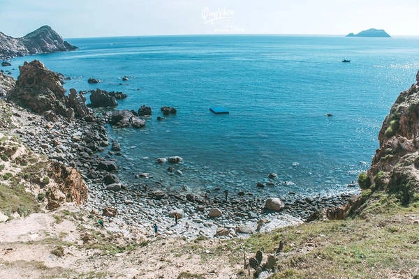 Chuyến đi của tôi vào 2 ngày cuối tuần nên chỉ tới được mộ Hàn Mặc Tử - trại Phong, Eo Gió, Hòn Khô. Thật đáng tiếc khi chưa đến được Trung Lương với Kỳ Co. Chuyến đi của tôi vào 2 ngày cuối tuần nên chỉ tới được mộ Hàn Mặc Tử - trại Phong, Eo Gió, Hòn Khô. Thật đáng tiếc khi chưa đến được Trung Lương với Kỳ Co.