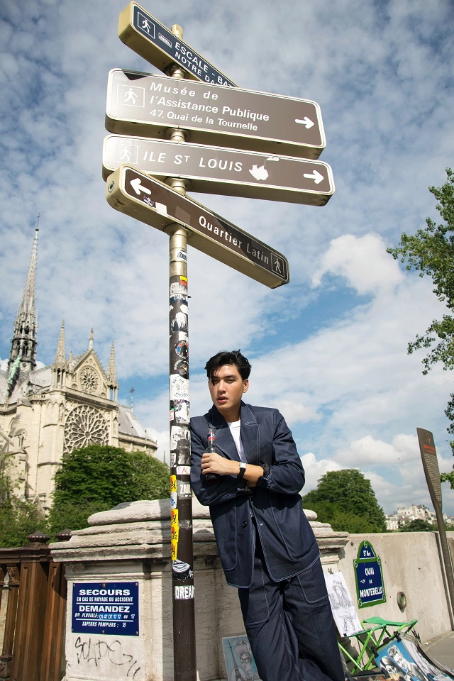 Từ tháp Eiffel, Khải Hoàn Môn cho tới bảo tàng Louvre đều là những tuyệt tác kiến trúc, biểu tượng của cả đất nước, không riêng gì thành phố Paris. Từ tháp Eiffel, Khải Hoàn Môn cho tới bảo tàng Louvre đều là những tuyệt tác kiến trúc, biểu tượng của cả đất nước, không riêng gì thành phố Paris.