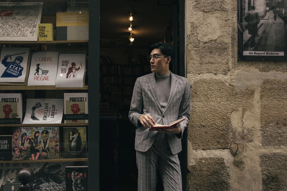 Nhiều người nghĩ rằng việc du lịch tới Paris sẽ tốn rất nhiều chi phí. Sự thật là nếu biết chi tiêu hợp lý và có những mẹo tiết kiệm, bạn hoàn toàn có thể có một chuyến đi trong mơ. Tới những địa điểm miễn phí vé vào cửa, tận dụng mạng wifi và sử dụng mạng chia sẻ xe đạp trong toàn thành phố sẽ là những mẹo để bạn tiết kiệm chi phí. Nhiều người nghĩ rằng việc du lịch tới Paris sẽ tốn rất nhiều chi phí. Sự thật là nếu biết chi tiêu hợp lý và có những mẹo tiết kiệm, bạn hoàn toàn có thể có một chuyến đi trong mơ. Tới những địa điểm miễn phí vé vào cửa, tận dụng mạng wifi và sử dụng mạng chia sẻ xe đạp trong toàn thành phố sẽ là những mẹo để bạn tiết kiệm chi phí.
