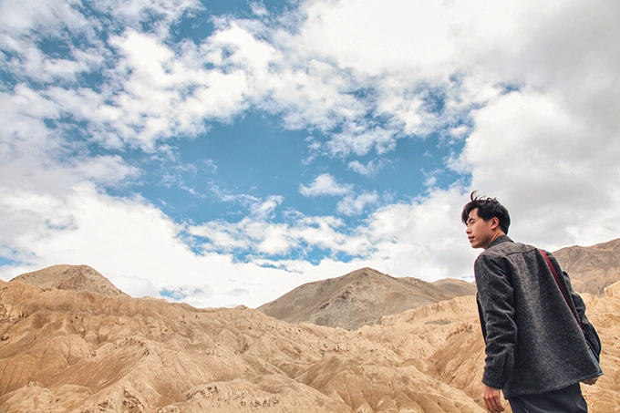 Các địa điểm du lịch nổi tiếng ở Ladakh gồm: thung lũng Nubra và Indus, Kargil, cung điện Leh cùng các tu viện Thikse, Hemis, Shey, Dhankar, Lamayuru, Likir, Alchi, Ridzong...