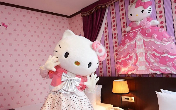 lam-cong-chua-trong-khach-san-hello-kitty-ivivu-1