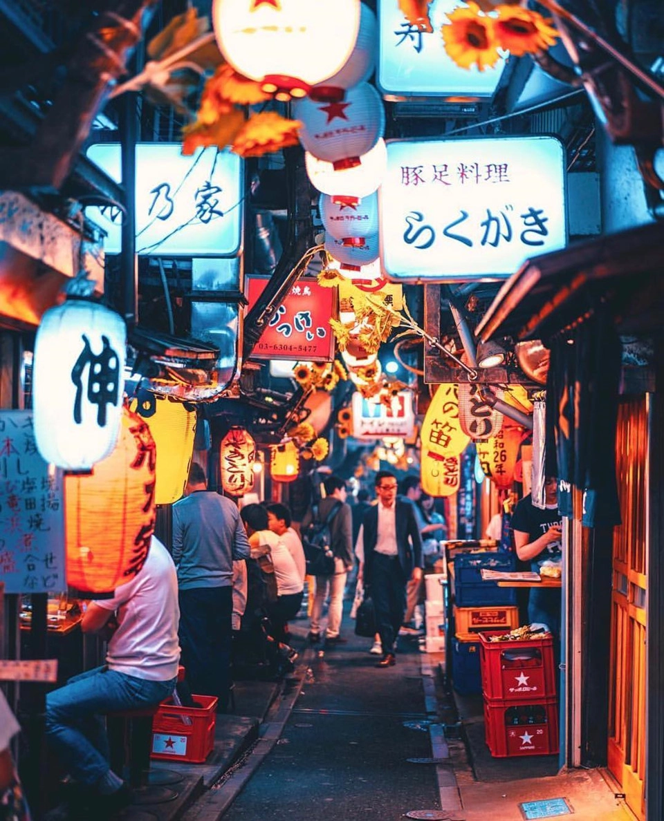Với những bữa ăn còn lại ở Tokyo, bạn nên chi tiêu tiết kiệm hơn bằng cách tìm những quán ăn bình dân, nơi vẫn có thể trải nghiệm văn hóa độc đáo của Nhật Bản mà vẫn giữ lại hầu bao của mình. Một trong những điểm trải nghiệm văn hóa bình dân của đất nước mặt trời mọc là ga Tokyo. Ảnh: @japan_vacations. Với những bữa ăn còn lại ở Tokyo, bạn nên chi tiêu tiết kiệm hơn bằng cách tìm những quán ăn bình dân, nơi vẫn có thể trải nghiệm văn hóa độc đáo của Nhật Bản mà vẫn giữ lại hầu bao của mình. Một trong những điểm trải nghiệm văn hóa bình dân của đất nước mặt trời mọc là ga Tokyo. Ảnh: @japan_vacations.