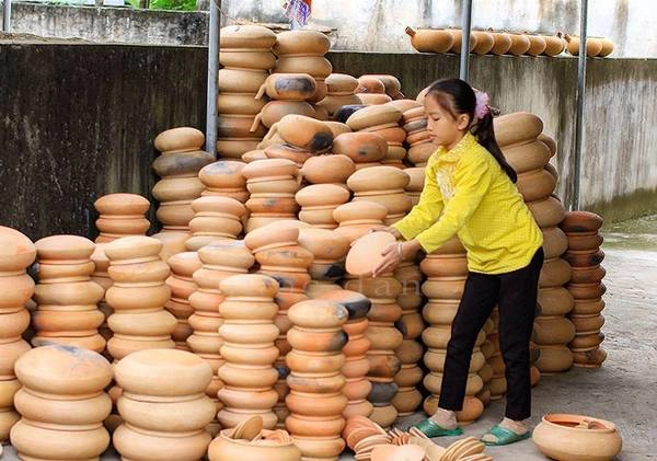   Đến nay, trải qua bao thế hệ dù có lúc thăng trầm người thợ Trù Sơn vẫn mãi say nghề say đất, để giữ gìn nét đẹp truyền thống của làng nghề gốm cổ lâu đời cho con cháu mai sau.