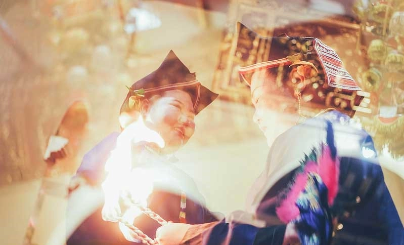 Hàng năm, vào ngày mùng 10 tháng Giêng, tại đền Mẫu lại diễn ra lễ hội đầu xuân của các dân tộc xứ Lạng. Lễ hội Đồng Đăng trước đây được gọi là hội Lồng Tồng (xuống đồng). Trong lễ hội có các trò chơi như múa sư tử, võ dân tộc, thi đấu thể dục thể thao. Ảnh: cungphuot.info.