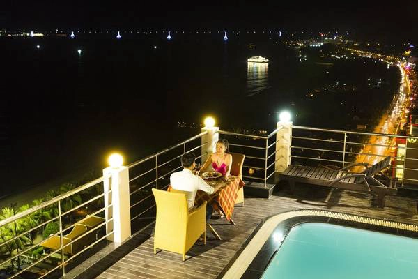 le-2-9-nghi-duong-tai-khach-san-majestic-nha-trang-gia-chi-1tr210-ivivu-6