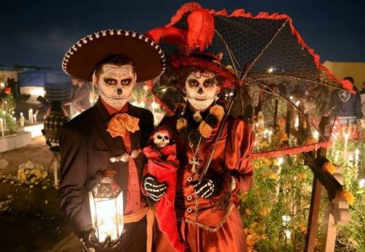 Día de los Muertos (có nghĩa là “Day of the dead”) là một lễ hội truyền thống của người Mexico nhằm tôn vinh cái chết. (Nguồn: BuzzFeed)