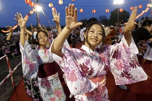 Obon là một lễ hội mùa hè và thường được tổ chức vào ngày 15 của tháng 7 âm lịch. (Nguồn: BuzzFeed)