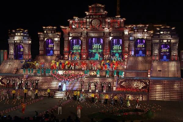 Le-khai-mac-hoanh-trang-nhat-lich-su-cua-Festival-Hue-ivivu2