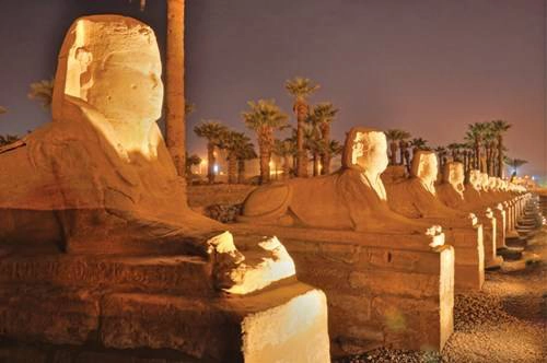 Hàng tượng nhân sư ở Luxor Hàng tượng nhân sư ở Luxor