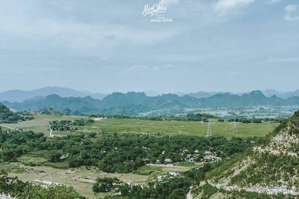 An ninh ở đây rất tốt. Bạn có thể khóa xe, để ven đường rồi thoải mái đi tham quan, chụp những bức ảnh ưng ý. An ninh ở đây rất tốt. Bạn có thể khóa xe, để ven đường rồi thoải mái đi tham quan, chụp những bức ảnh ưng ý.