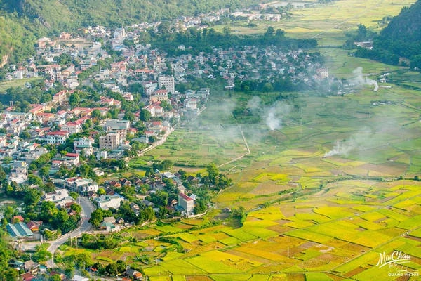 Không lên Mai Châu mùa hoa ban, hoa mận, chúng tôi lên Mai Châu vào ngày đầu hè để kiếm tìm một cảm xúc hoàn toàn mới lạ: Mai Châu mùa lúa chín. Không lên Mai Châu mùa hoa ban, hoa mận, chúng tôi lên Mai Châu vào ngày đầu hè để kiếm tìm một cảm xúc hoàn toàn mới lạ: Mai Châu mùa lúa chín.
