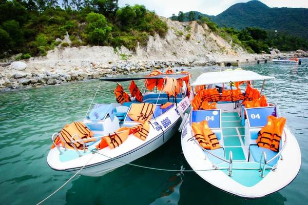 Ca nô đi Cù Lao Chàm. Ảnh: Dailytravel Ca nô đi Cù Lao Chàm. Ảnh: Dailytravel