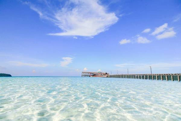 Dòng nước trong vắt của Koh Rong. lich-trinh-chi-tiet-koh-rong-samloem-campuchia-ivivu-1