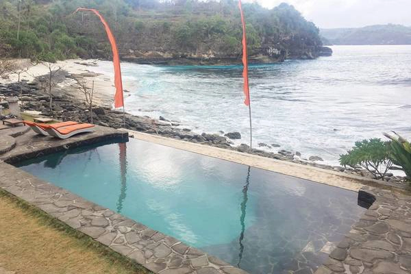 Secret beach nằm trong nội bộ của 1 resort trên đảo Nusa Cenigan