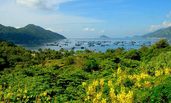 Vũng Rô, địa điểm không thể bỏ qua khi đến với Phú Yên. Ảnh: Lê Minh. Vũng Rô, địa điểm không thể bỏ qua khi đến với Phú Yên. Ảnh: Lê Minh.