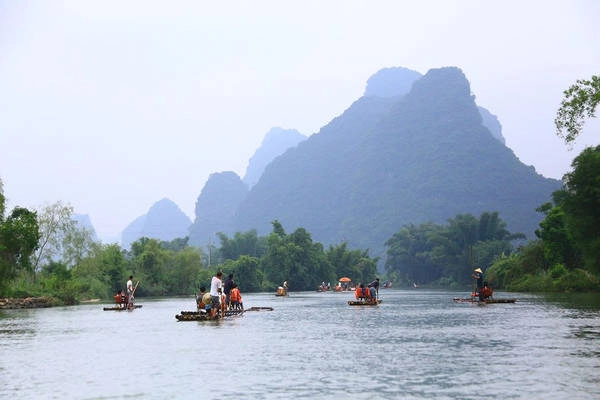 Dòng sông Lệ Giang. Dòng sông Lệ Giang.