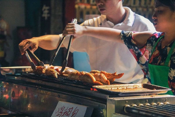 Ẩm thực đêm ở Dương Sóc. Ẩm thực đêm ở Dương Sóc.