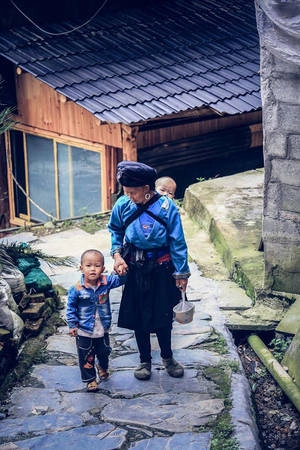 Người dân tộc ở Long Tích. Người dân tộc ở Long Tích.