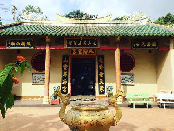 lich-trinh-goi-y-2n1d-hanh-huong-Via-Ba-Chua-Xu-o-An-Giang-ivivu-11