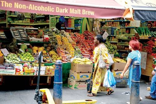 Trái cây tươi từ Caribe là một đặc sản của chợ Brixton Trái cây tươi từ Caribe là một đặc sản của chợ Brixton