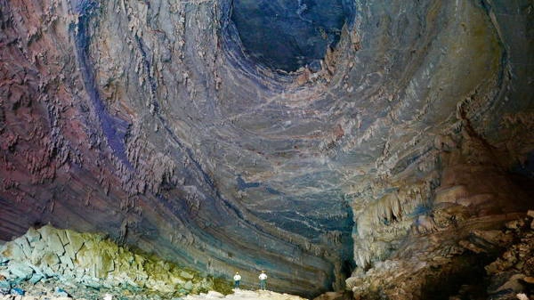 Một vòm hang tròn Một vòm hang tròn