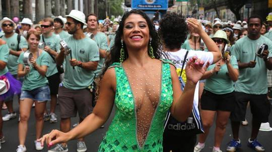 long-lay-sac-mau-carnival-rio-de-janeiro-ivivu5