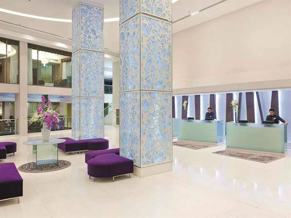Sảnh của Khách sạn Movenpick Sài Gòn.