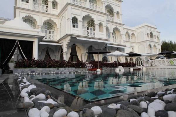 Khách sạn TajmaSago Castle Sài Gòn được thiết kế mang đậm phong cách của Đền Maharaja Ấn Độ nổi tiếng.