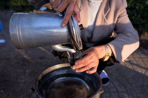 Cà phê được rót lên trên, với mùi thơm hấp dẫn hiếm nơi nào có được. Cà phê được rót lên trên, với mùi thơm hấp dẫn hiếm nơi nào có được.