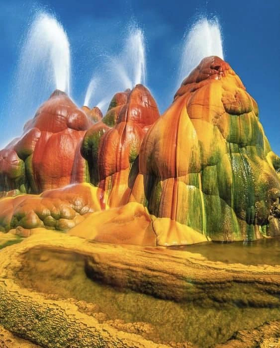 mach-nuoc-phun-Fly-Geyser-my-ivivu-2