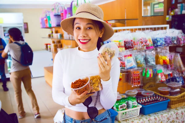 MC Anh Thơ là gương mặt dẫn chương trình được khán giả miền sông nước yêu thích, với chất giọng cùng gương mặt cũng rất miền Tây.