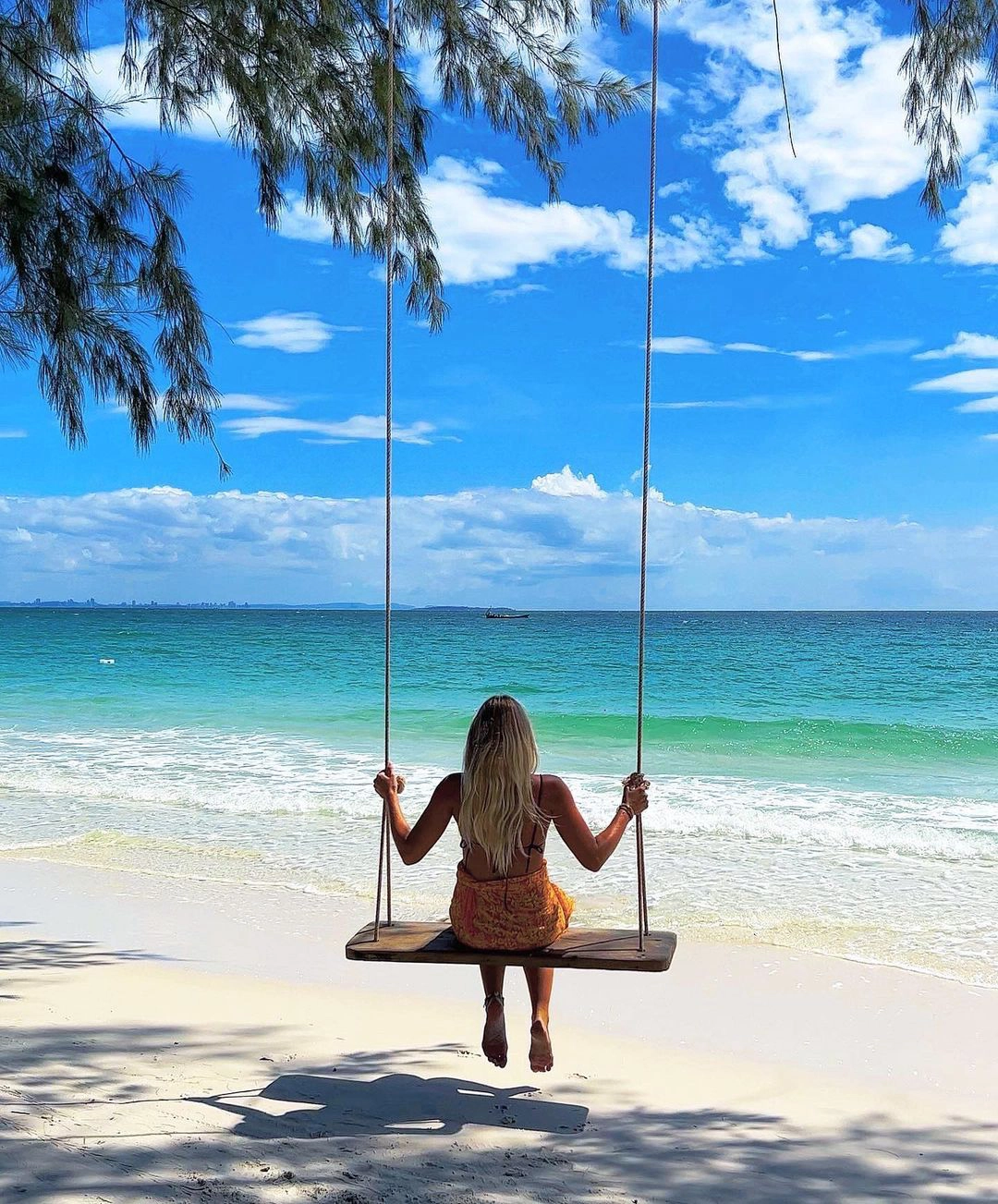 Đảo Koh Rong. Ảnh: @sara_dukes.