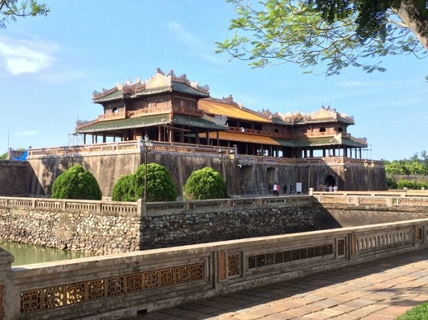 mien-ve-tham-quan-hoang-cung-hue-dip-tet-ivivu-1