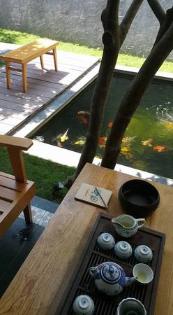 Chỉ với khoảng vài phút đi bộ là có thể tung tăng với những con sóng của bãi biển Phạm Văn Đồng, trải nghiệm những món ăn do tự tay mình nấu với hải sản địa phương tươi sống. Chỉ với khoảng vài phút đi bộ là có thể tung tăng với những con sóng của bãi biển Mỹ Khê, trải nghiệm những món do tự tay mình nấu với hải sản địa phương tươi sống.