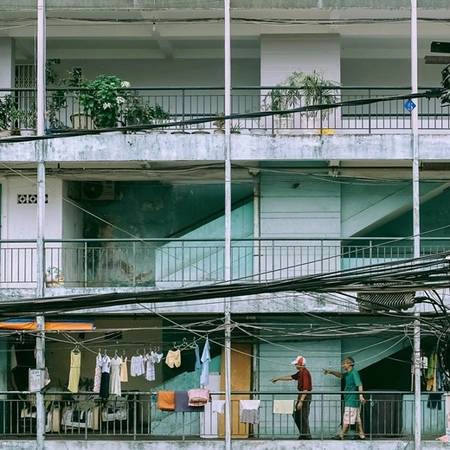 Có những giá trị tinh thần mà những khu chung cư cao cấp đầy tiện nghi không thể nào sánh được với chung cư cũ. (Nguồn IG @thanhad) Có những giá trị tinh thần mà những khu chung cư cao cấp đầy tiện nghi không thể nào sánh được với chung cư cũ. (Nguồn IG @thanhad)