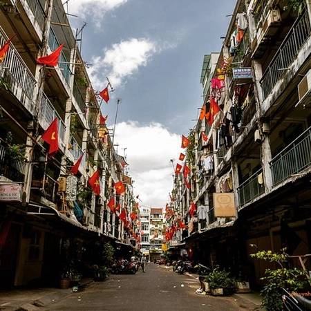 Tràn ngập sắc cờ mừng ngày đại lễ. (Nguồn IG @jethuynh) Tràn ngập sắc cờ mừng ngày đại lễ. (Nguồn IG @jethuynh)