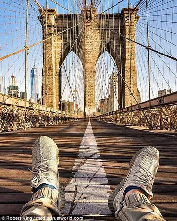 Cầu Brooklyn, thành phố New York. Cầu Brooklyn, thành phố New York.