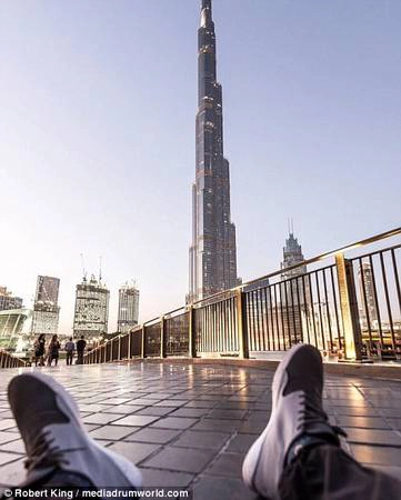 Tòa nhà cao nhất thế giới Burj Khalifa, Dubai. Tòa nhà cao nhất thế giới Burj Khalifa, Dubai.