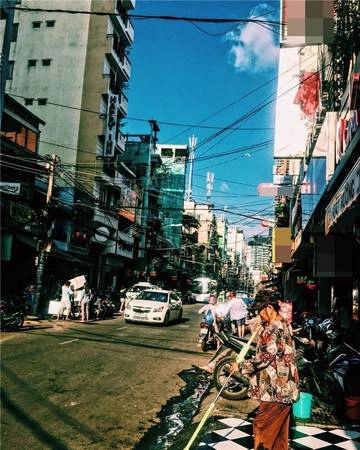 Bùi Viện một ngày nắng căng tràn sức sống. (Ảnh: IG @agirlwhotravels) Bùi Viện một ngày nắng căng tràn sức sống. (Ảnh: IG @agirlwhotravels)